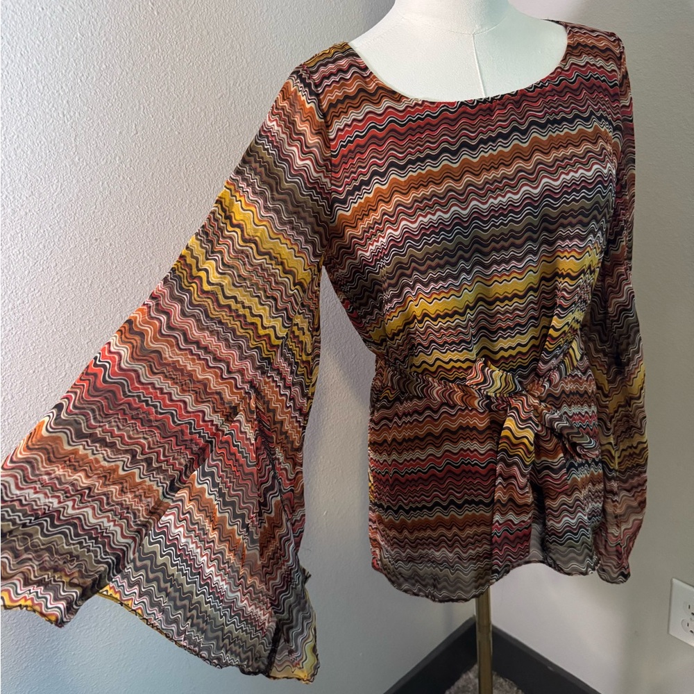 Y2K bell sleeve blouse